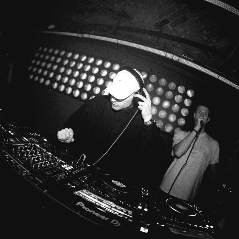K&M